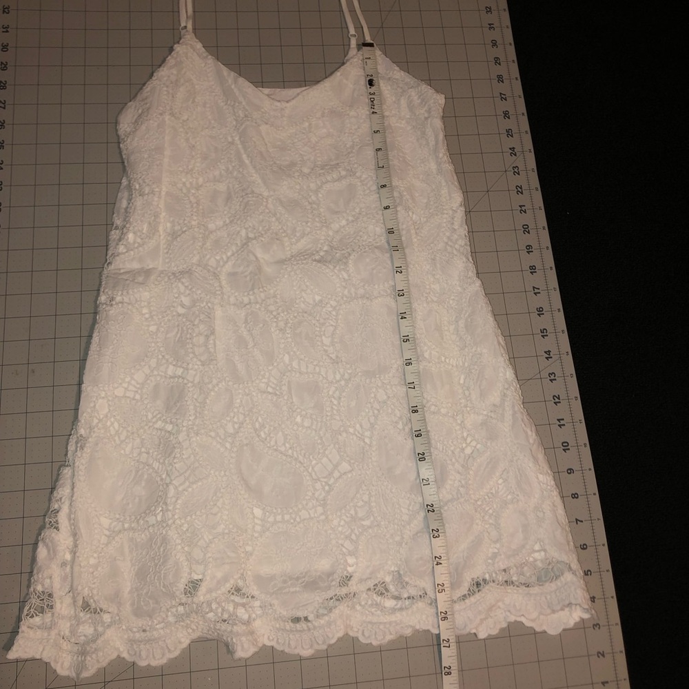 And Now This. Pattern Top. Size Large. White Color. - Picture 7 of 10